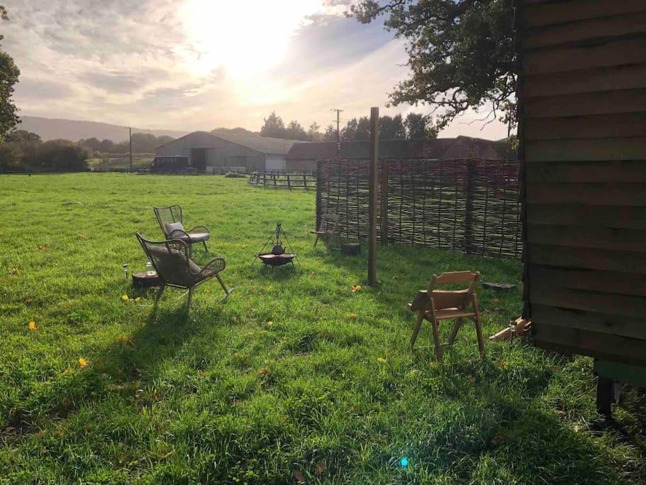 Aspen Leaves: The Perfect Farm Retreat Villa Graffham Ngoại thất bức ảnh